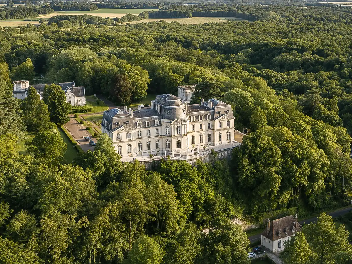 Château d'Artigny, замок в Турени, Долина Луары