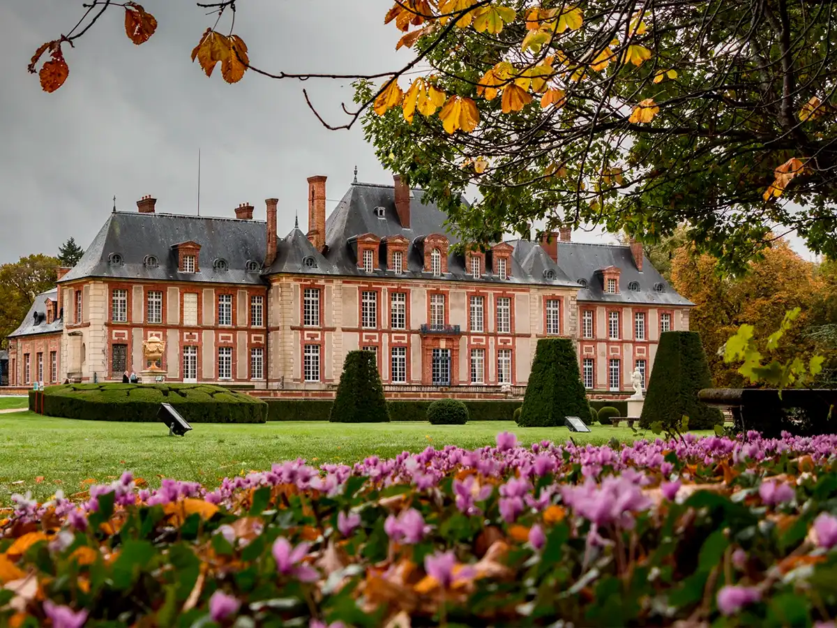 Château de Breteuil в долине Шеврёз
