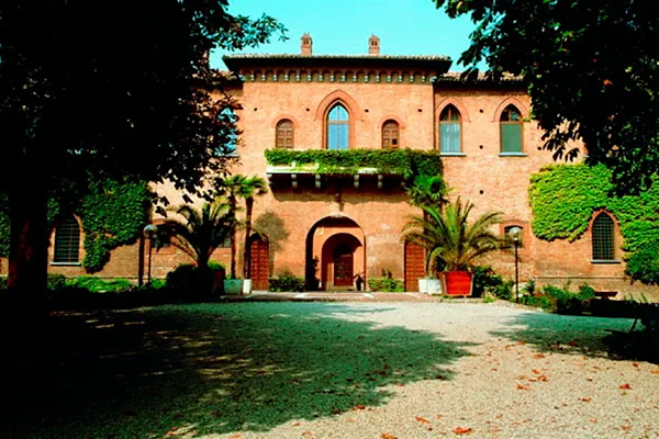 Castello di San Gaudenzio, Ломбардия